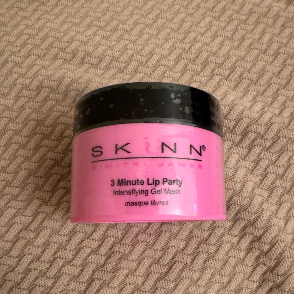 SKINN 3 Minute Lip Party